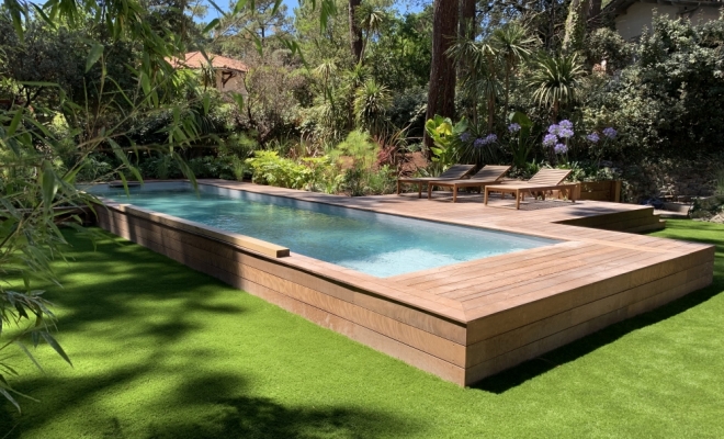 pelouse synthétique bords de piscine